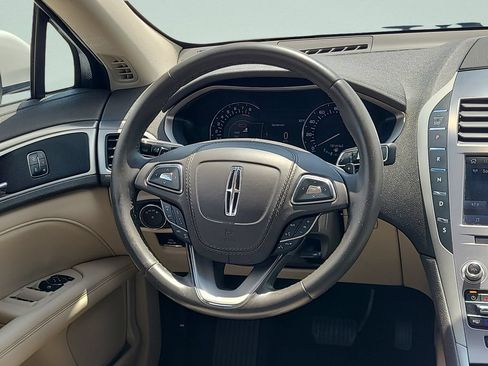 Used 2020 Lincoln MKZ FWD image 12