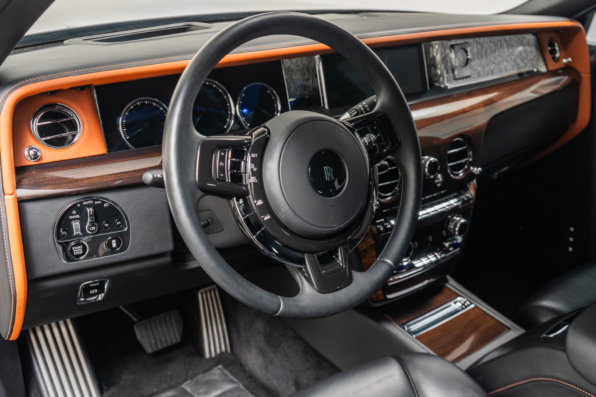 Used 2019 Rolls-Royce Phantom Sedan RWD image 13