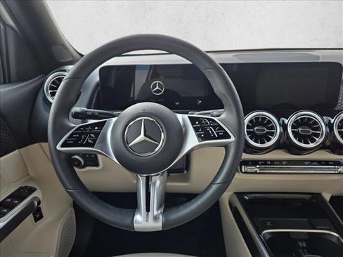 Certified 2025 Mercedes-Benz GLB 250 image 18