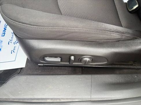 Used 2018 Chevrolet Malibu LT FWD image 18