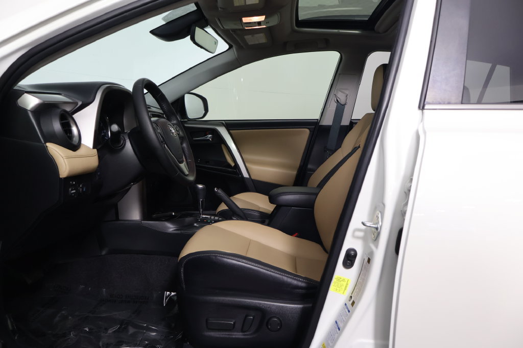 Used 2018 Toyota RAV4 Limited w/ Preferred Accessory Package AWD/4WD image 10