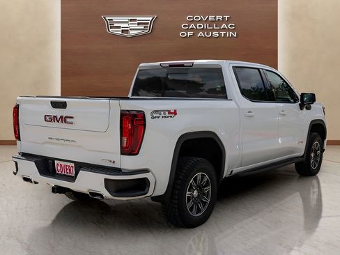 Used 2024 GMC Sierra 1500 AT4 w/ AT4 Premium Package AWD/4WD image 4