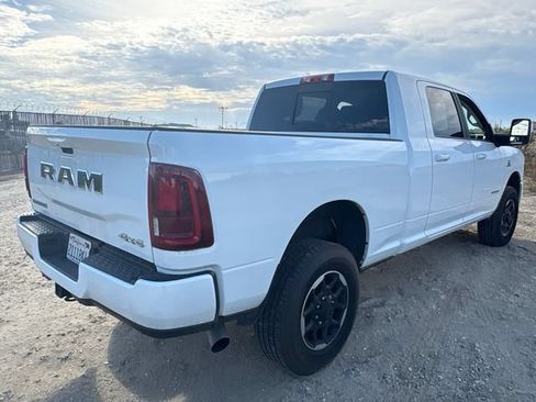 Used 2025 RAM 2500 Laramie AWD/4WD image 5