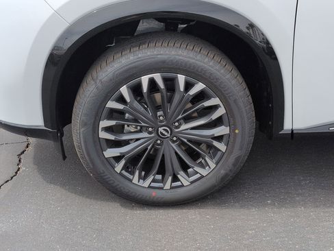 New 2026 Nissan Rogue Platinum image 9