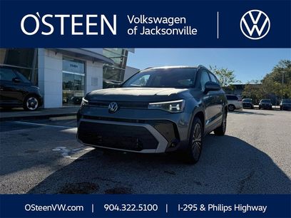Certified 2025 Volkswagen Taos SE w/ Panoramic Sunroof Package