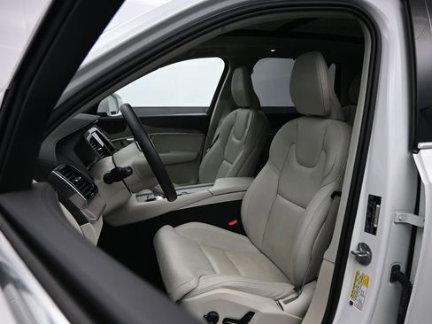 Used 2024 Volvo XC90 T8 Ultimate w/ Protection Package Premier AWD/4WD image 20