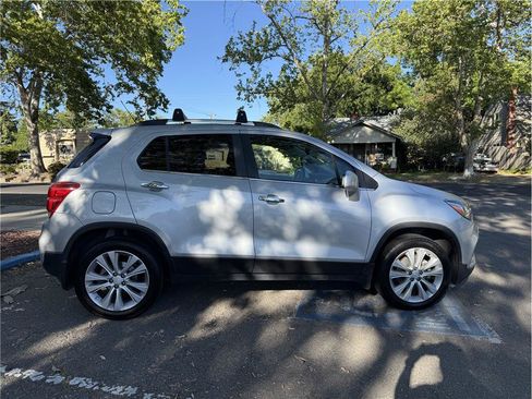 Used 2020 Chevrolet Trax Premier w/ LPO, Protection Package AWD/4WD image 8