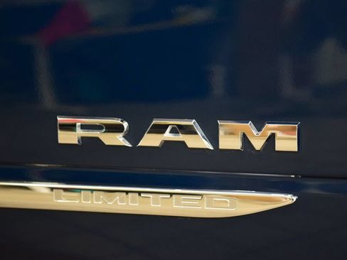 Used 2024 RAM 5500 4x4 Crew Cab image 10