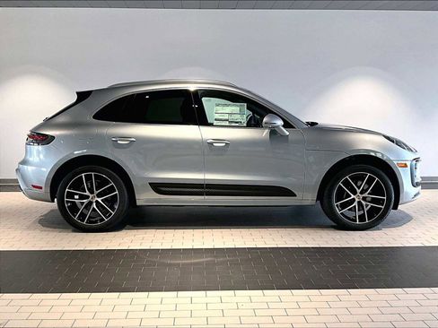 New 2026 Porsche Macan image 8
