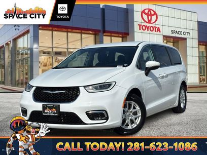 Used 2023 Chrysler Pacifica Touring-L