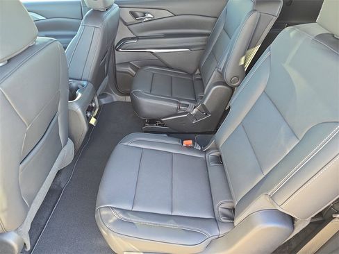 New 2026 Chevrolet Traverse LT image 15
