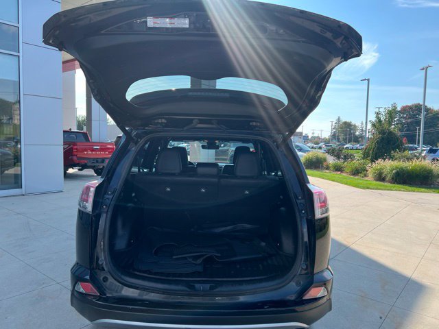 Used 2018 Toyota RAV4 SE w/ Power Extra Value Package AWD/4WD image 29