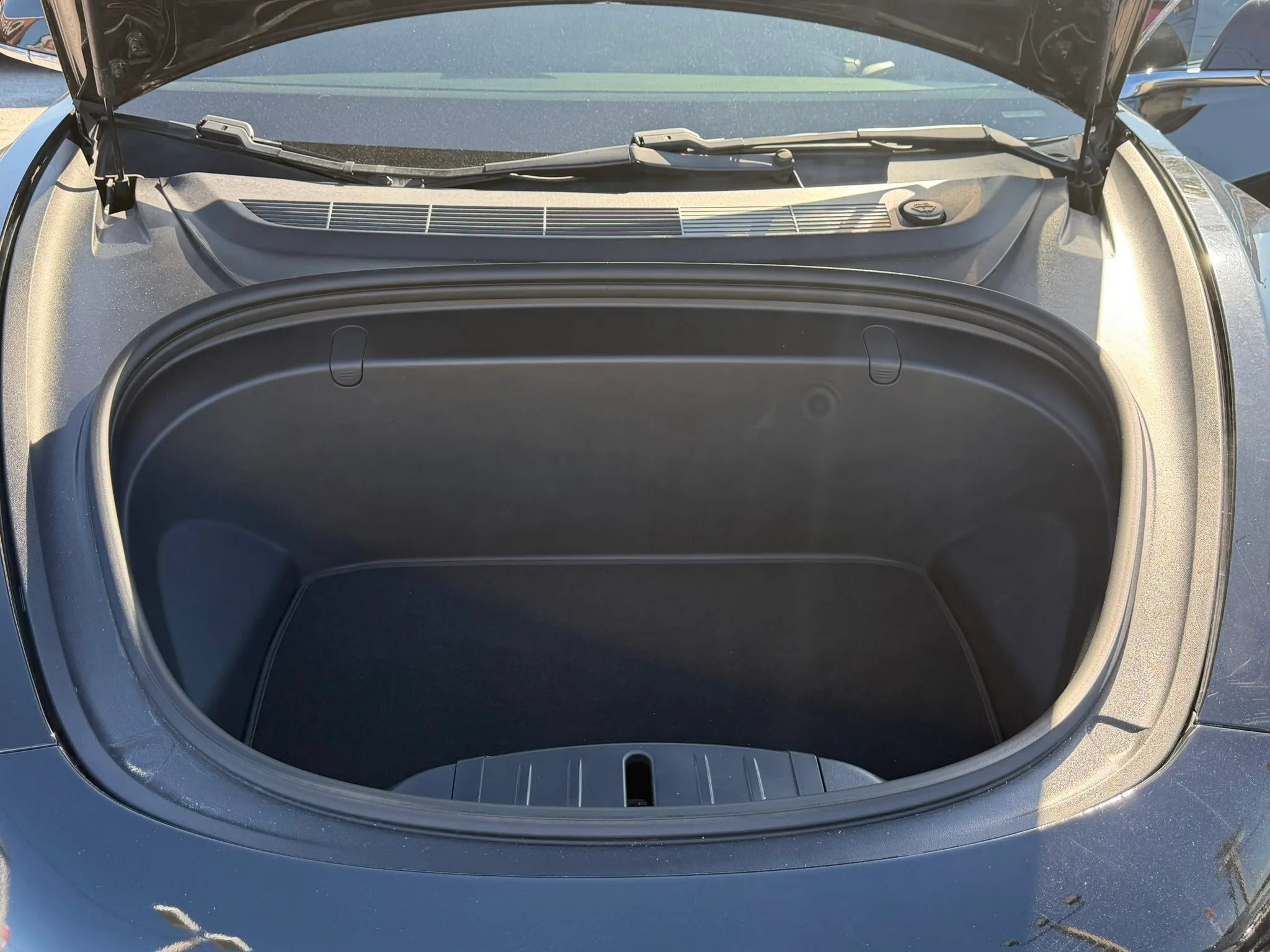 Used 2018 Tesla Model 3 Mid Range RWD image 17