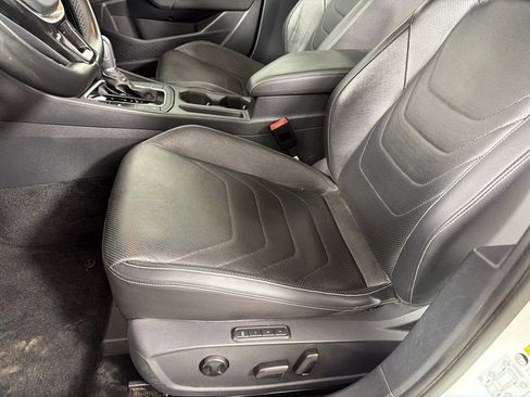 Used 2019 Volkswagen Jetta SEL Premium FWD image 11