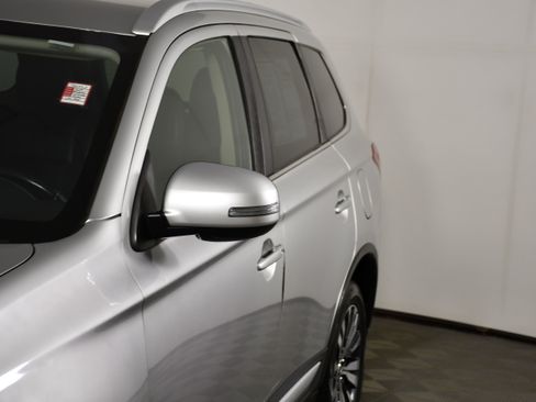 Used 2019 Mitsubishi Outlander SEL AWD/4WD image 13