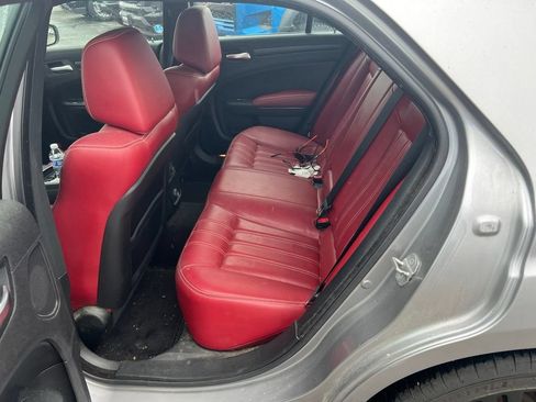 Used 2013 Chrysler 300 S RWD image 8