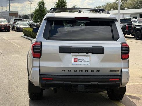 Certified 2025 Toyota 4Runner TRD Off-Road image 6