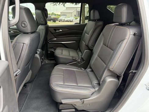 New 2026 Chevrolet Traverse High Country FWD image 25