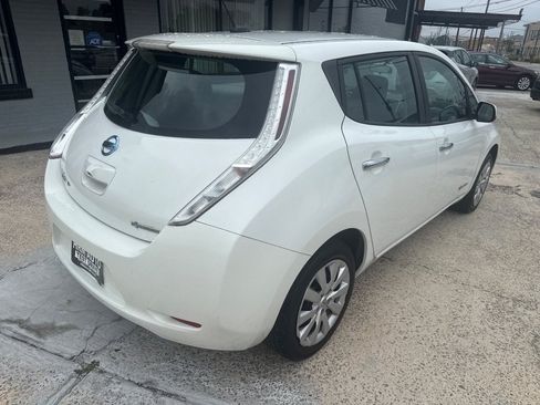 Used 2015 Nissan Leaf S w/ Charge Package FWD image 4