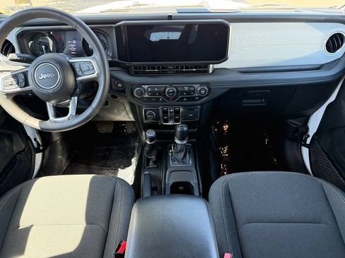 Used 2024 Jeep Wrangler Unlimited Sahara AWD/4WD image 26