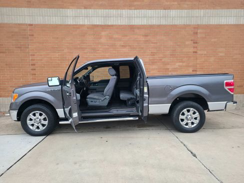 Used 2014 Ford F150 XLT w/ XLT Chrome Package image 11