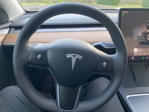 Used 2024 Tesla Model Y Long Range image 14