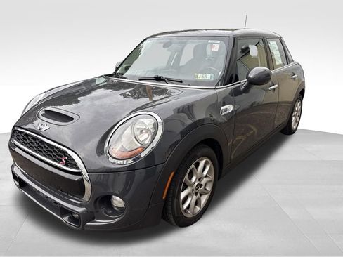 Used 2017 MINI Cooper S FWD image 1