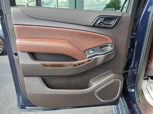 Used 2020 Chevrolet Suburban Premier AWD/4WD image 26