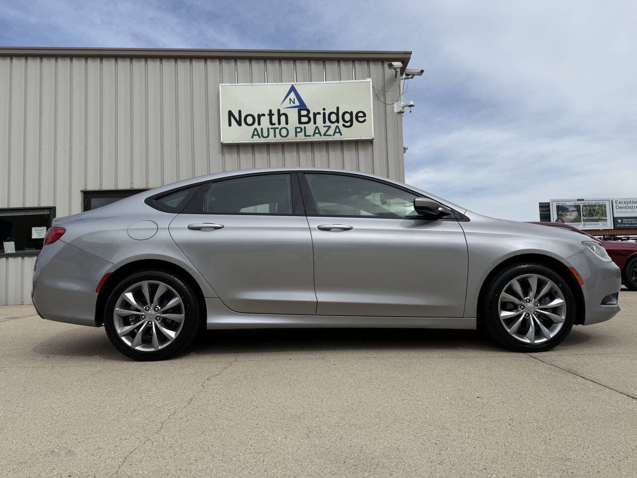Used 2017 Chrysler 200 S FWD image 23