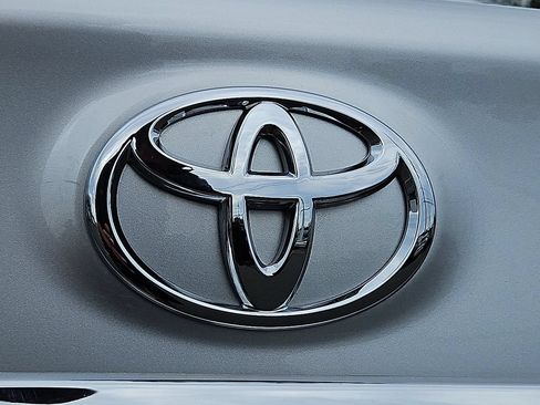 Used 2013 Toyota Corolla LE FWD image 28