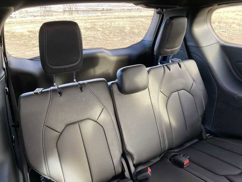 New 2026 Chrysler Pacifica Select AWD/4WD image 36