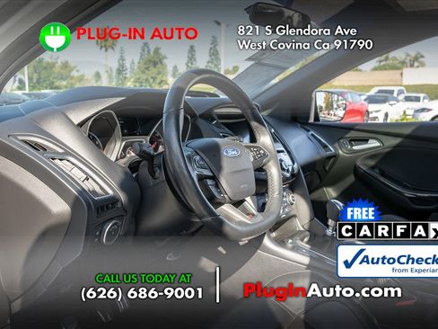 Used 2018 Ford Focus ST w/ Equipment Group 402A image 8