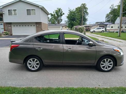 Used 2015 Nissan Versa w/ SL Tech Package FWD image 5