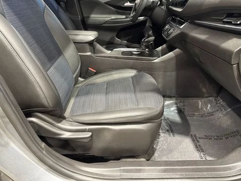 Used 2025 Buick Envista Preferred FWD image 11