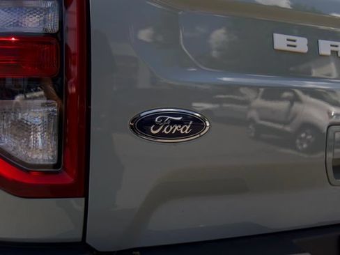 Certified 2022 Ford Bronco Sport Outer Banks w/ Tech Package AWD/4WD image 10