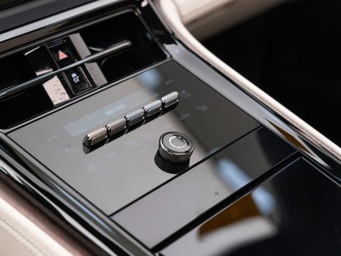 Used 2025 Porsche Panamera 4S image 28