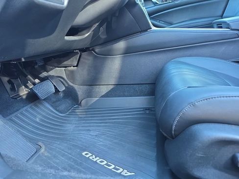 Used 2022 Honda Accord Touring image 10