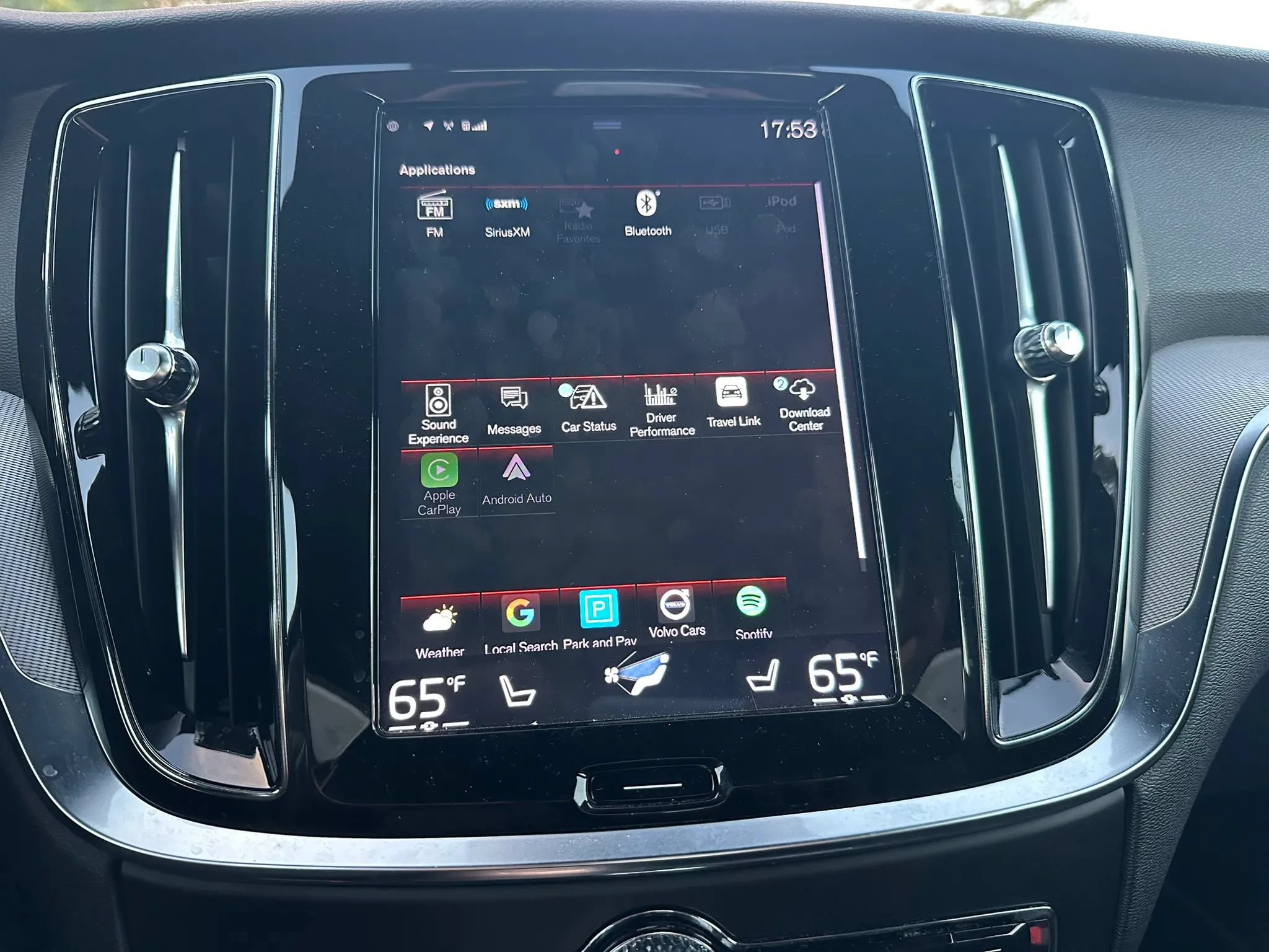 Used 2019 Volvo S60 T8 R-Design AWD/4WD image 32