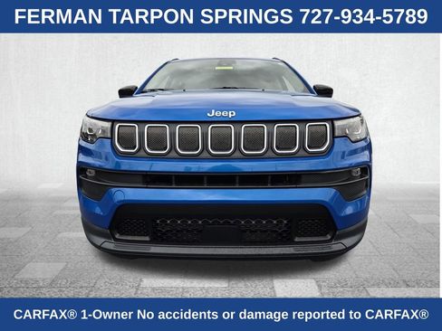 Used 2022 Jeep Compass Latitude w/ Sun and Sound Group AWD/4WD image 2