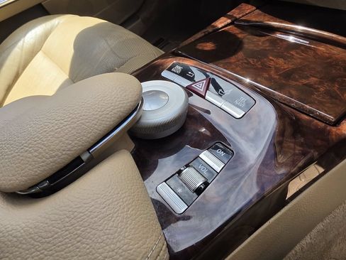 Used 2013 Mercedes-Benz S 550 w/ Sport Pkg Plus One image 24