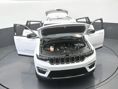 Used 2024 Jeep Grand Cherokee Limited image 77