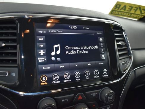 Used 2021 Jeep Grand Cherokee Limited image 19