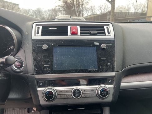 Used 2017 Subaru Outback 2.5i Limited image 18