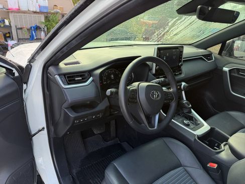 Used 2022 Toyota RAV4 XSE w/ XSE Grade Weather Package AWD/4WD image 18