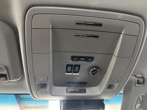 Used 2018 Chevrolet Tahoe LT image 19