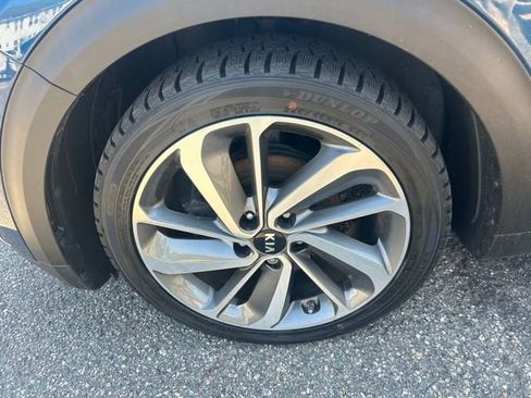 Used 2017 Kia Niro Touring image 8