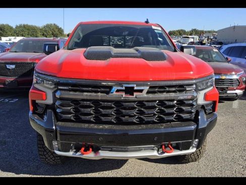 Used 2026 Chevrolet Silverado 1500 ZR2 image 3