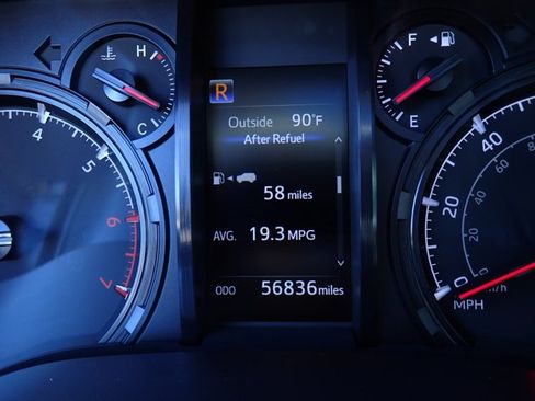Used 2021 Toyota 4Runner SR5 Premium w/ Moonroof Package AWD/4WD image 27