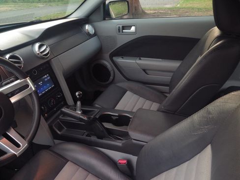 Used 2008 Ford Mustang GT RWD image 13