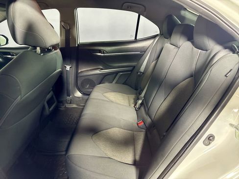 Used 2022 Toyota Camry LE image 19